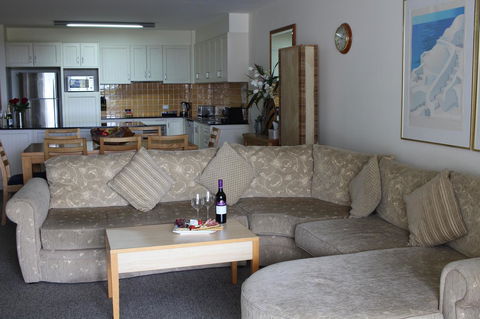 The Boathouse Resort Luxury Apartments - Accommodation QLD 14