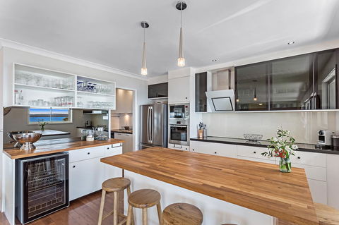 Phuza Maningi 17 Myan Close - Accommodation QLD 9