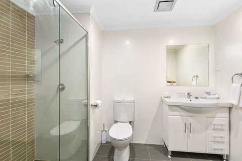 Quality Suites Pioneer Sands - Accommodation QLD 4