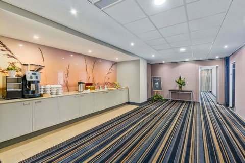 Quality Suites Pioneer Sands - Accommodation QLD 2
