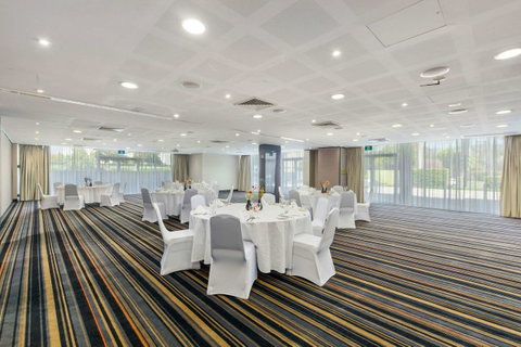 Quality Suites Pioneer Sands - Accommodation QLD 13