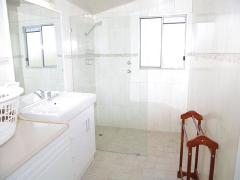 Jupiter, 3 Scott Street - Accommodation QLD 5