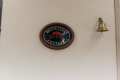 Boot Makers Cottage - Accommodation QLD 0