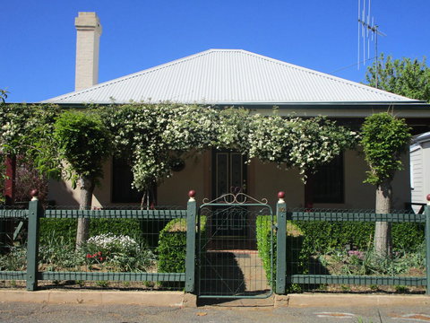 Boot Makers Cottage - Accommodation QLD 1