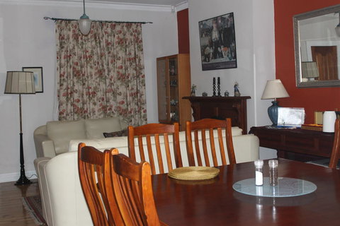 Boot Makers Cottage - Accommodation QLD 5