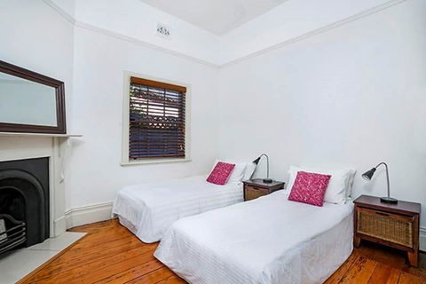 Holiday Home Fairy Bower Road Manly FAB05 - Accommodation QLD 5