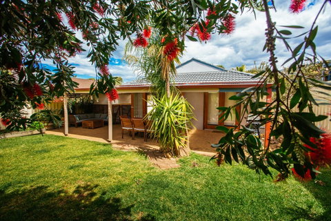 Sunbaker Pet Friendly Awards Finalist 4 Mins Walk To Culburra Beach - Accommodation QLD 30