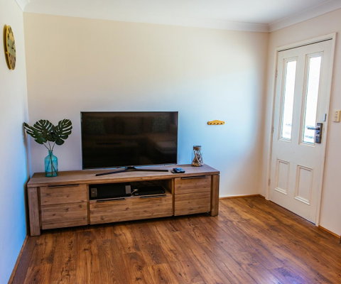Sunbaker Pet Friendly Awards Finalist 4 Mins Walk To Culburra Beach - Accommodation QLD 8
