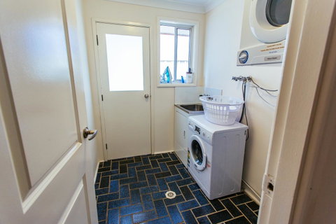 Sunbaker Pet Friendly Awards Finalist 4 Mins Walk To Culburra Beach - Accommodation QLD 27