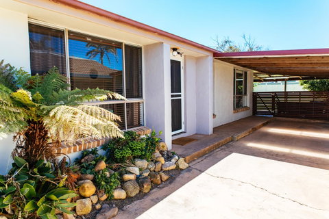 Sunbaker Pet Friendly Awards Finalist 4 Mins Walk To Culburra Beach - Accommodation QLD 34