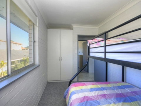 45 Wharf Street - Whole House - Accommodation QLD 4