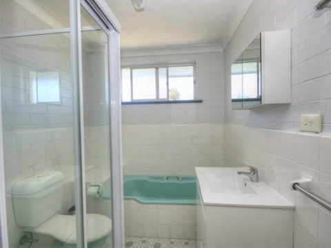 45 Wharf Street - Whole House - Accommodation QLD 6
