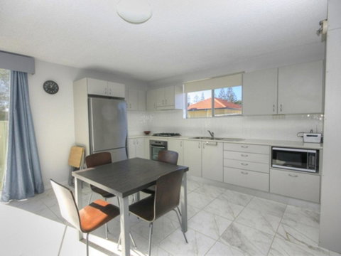 45 Wharf Street - Whole House - Accommodation QLD 3