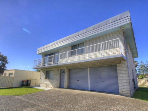 45 Wharf Street - Whole House - Accommodation QLD 11