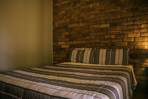 Ironstone Estate Lovedale - Accommodation QLD 15