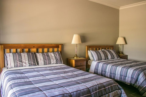 Ironstone Estate Lovedale - Accommodation QLD 11