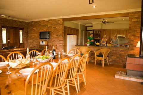 Ironstone Estate Lovedale - Accommodation QLD 37