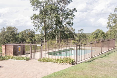 Ironstone Estate Lovedale - Accommodation QLD 3