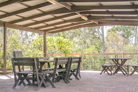 Ironstone Estate Lovedale - Accommodation QLD 7