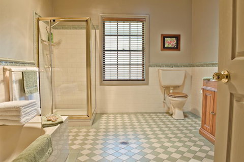 Ironstone Estate Lovedale - Accommodation QLD 42