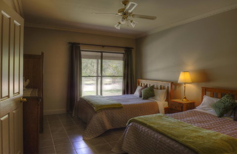 Ironstone Estate Lovedale - Accommodation QLD 41