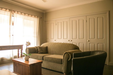 Ironstone Estate Lovedale - Accommodation QLD 14