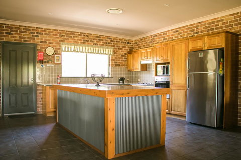 Ironstone Estate Lovedale - Accommodation QLD 24
