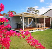 Hayes Beach House - Jervis Bay - Pet Friendly - Accommodation QLD
