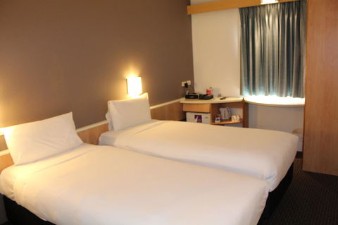 Ibis Newcastle - Accommodation QLD 14