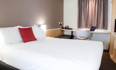 Ibis Newcastle - Accommodation QLD 3