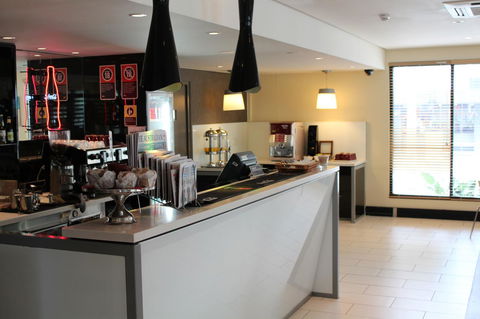 Ibis Newcastle - Accommodation QLD 7