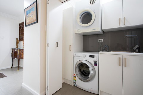 Armidale Cottage - House 2 - Accommodation QLD 14