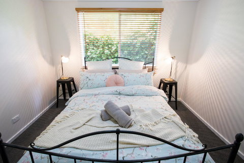 Armidale Cottage - House 2 - Accommodation QLD 25