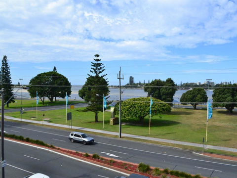 Oxley 8 At Tuncurry - Accommodation QLD 1