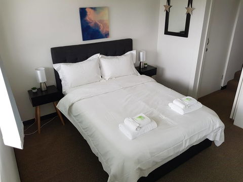 Manly Central Executive - Accommodation QLD 12