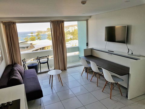 Manly Central Executive - Accommodation QLD 3