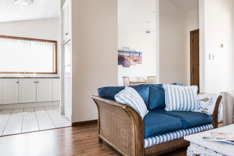 Ambience - Accommodation QLD 8