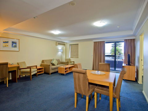 Oaks The Entrance Waterfront Suites - Accommodation QLD 8