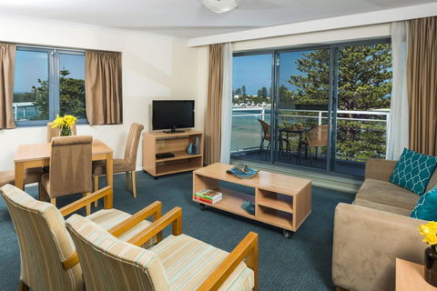 Oaks The Entrance Waterfront Suites - Accommodation QLD 2