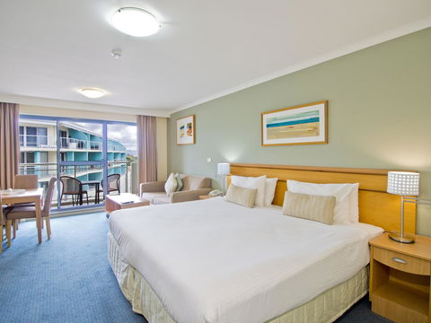 Oaks The Entrance Waterfront Suites - Accommodation QLD 10