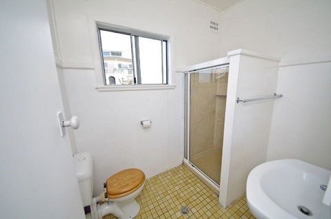 Apollo 1, 9 Hodgson Street - Accommodation QLD 5