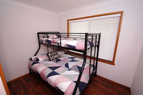 Breakaway, 11 Scott Street - Accommodation QLD 3