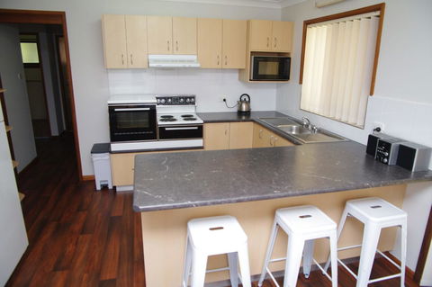 Breakaway, 11 Scott Street - Accommodation QLD 1