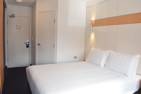 Ibis Budget - Gosford - Accommodation QLD 7