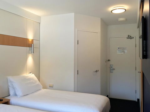 Ibis Budget - Gosford - Accommodation QLD 18