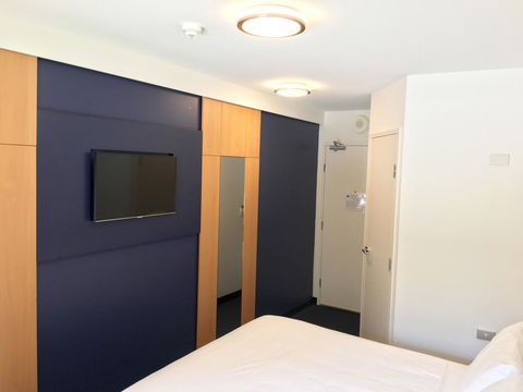 Ibis Budget - Gosford - Accommodation QLD 16