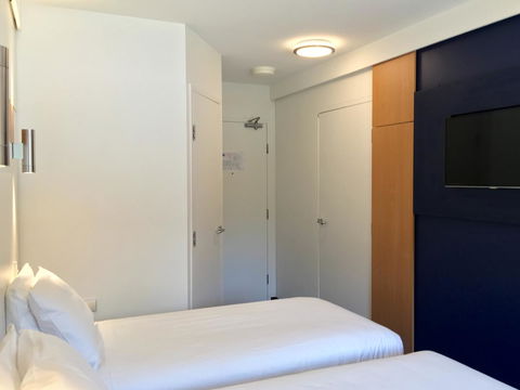Ibis Budget - Gosford - Accommodation QLD 21