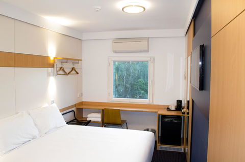 Ibis Budget - Gosford - Accommodation QLD 1