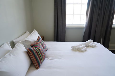 Rosehill Hotel - Accommodation QLD 5