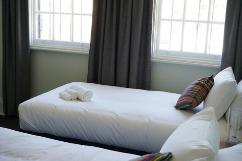 Rosehill Hotel - Accommodation QLD 7